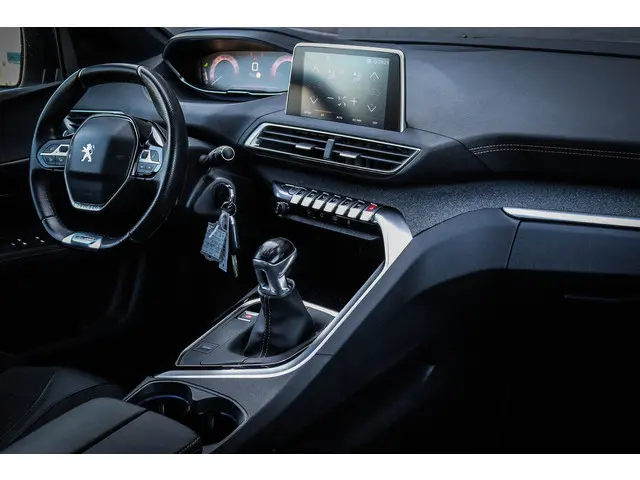 Peugeot 3008 1.2 PureTech GT Line 2019 Benzine 6