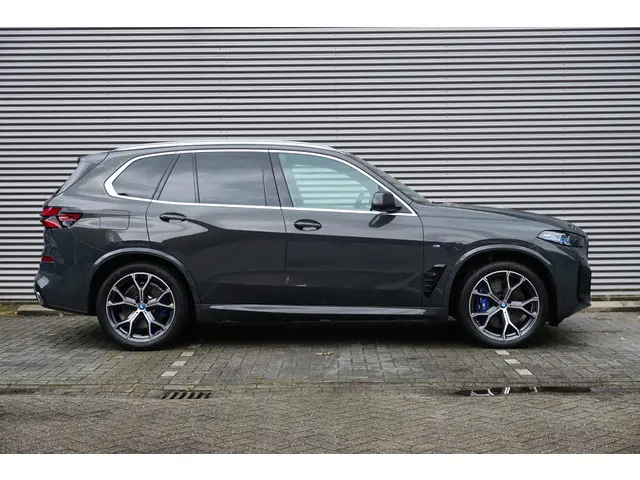 BMW X5 xDrive50e 2023 Hybride Benzine 4