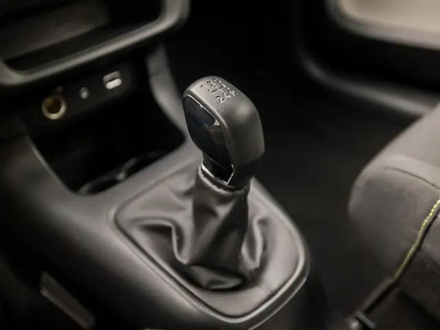 Citroën C3 1.2 PureTech Shine Sport 2018 Benzine 9