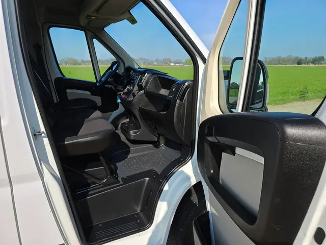 Peugeot Boxer 330 2.0 BlueHDI L2 H2 Pro 2017 Diesel 11