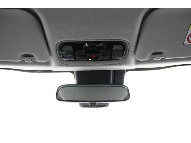 Toyota Yaris 1.5 VVT-i Dynamic 2021 Benzine 32