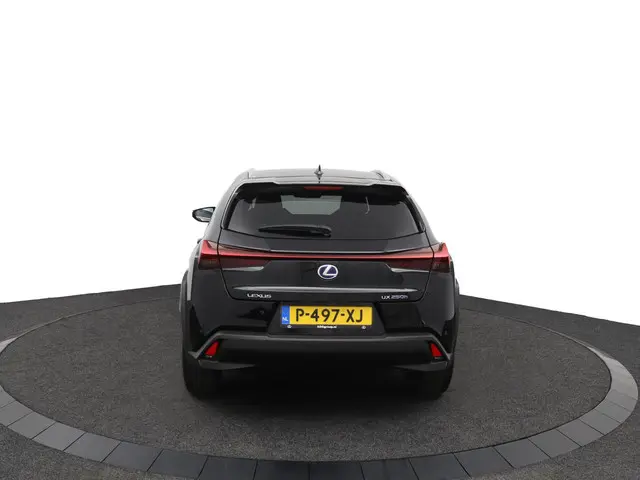Lexus UX 250h Preference Line 2022 Hybride Benzine 51