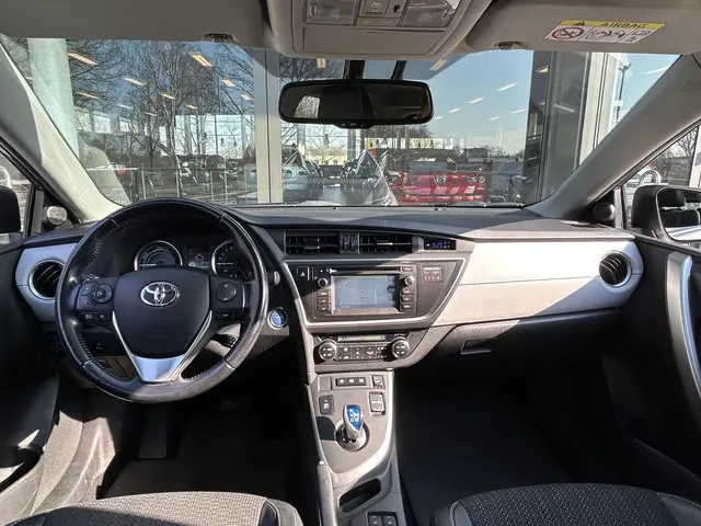 Toyota Auris 1.8 Hybrid Executive 2015 Hybride Benzine 3