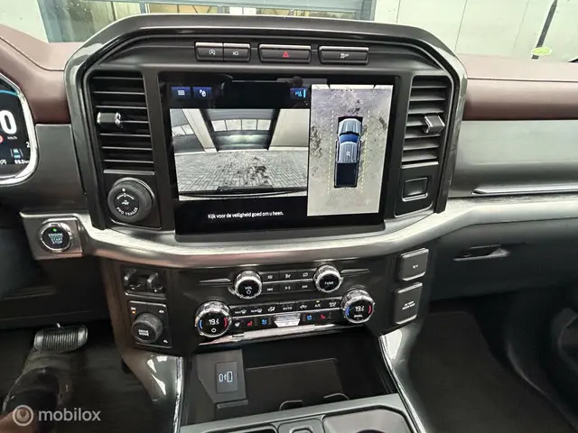 Ford F-150 USA 5.0 V8 Lariat 2022 Benzine 22