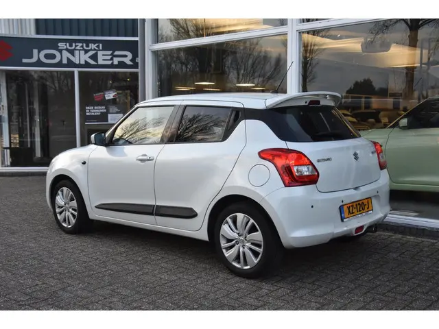 Suzuki Swift 1.2 Select Rijklaar! 2019 Benzine 3