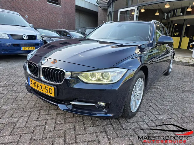 BMW 3 Serie Touring 316i Executive Sport 2013 Benzine 4