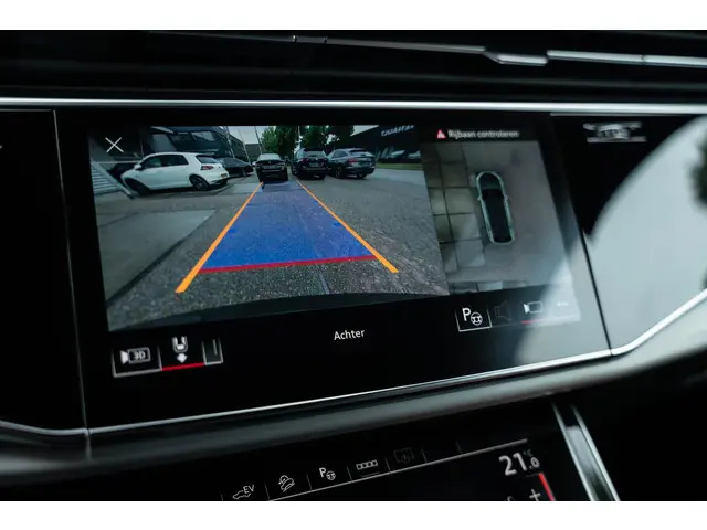 Audi Q8 55 TFSI-E quattro 2023 Hybride Benzine 13