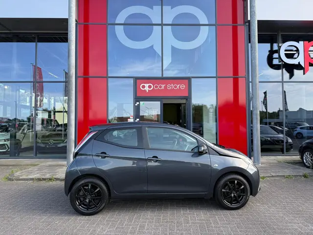 Toyota Aygo 1.0 VVT-i x-play 2015 Benzine 4