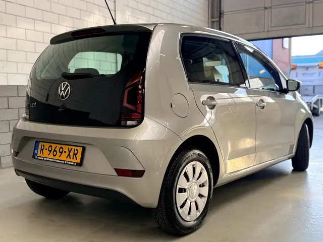 Volkswagen up! 1.0 2022 Benzine 2