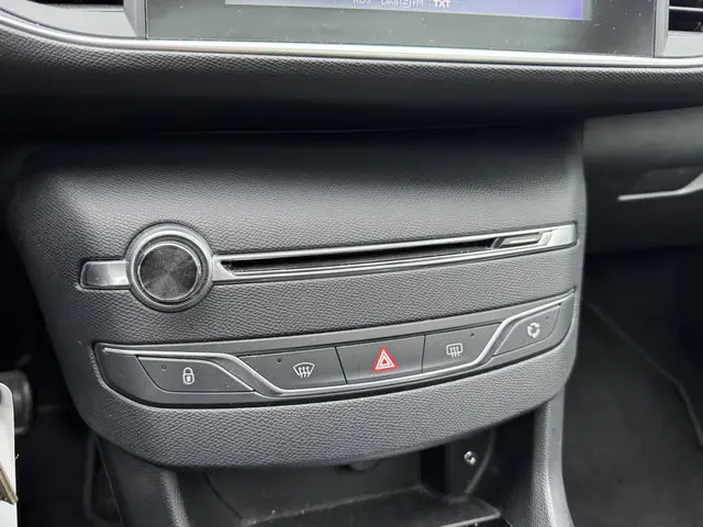 Peugeot 308 1.2 PureTech Blue Lion 2017 Benzine 17