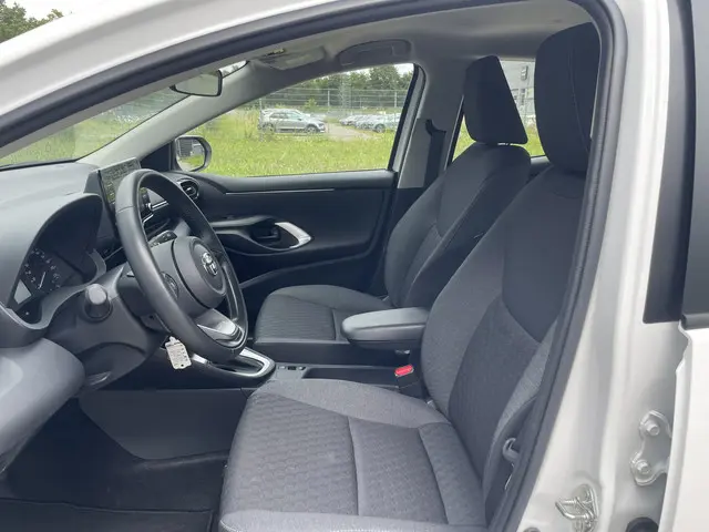 Toyota Yaris 1.5 Hybrid Active 2023 Hybride Benzine 11