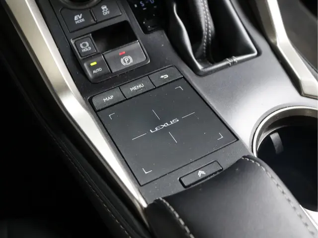 Lexus NX 300h AWD Luxury Line 2018 Hybride Benzine 24