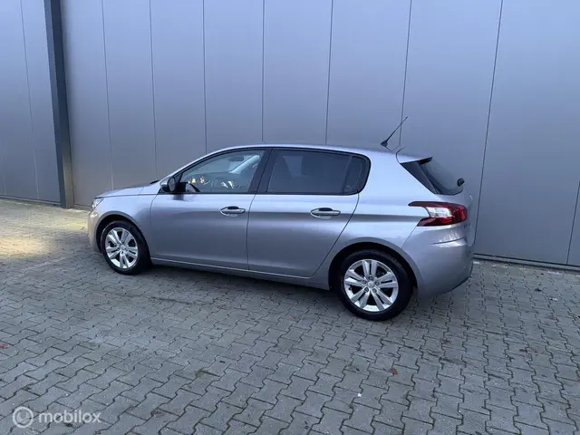Peugeot 308 1.6 THP Allure 2014 Benzine 3