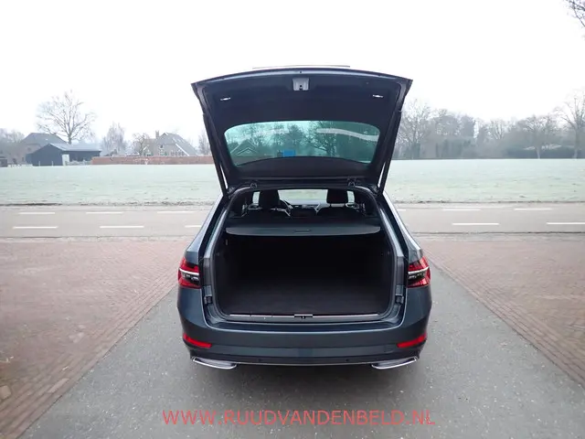 Škoda Superb Combi 1.4TSI iV 2020 Hybride Benzine 26