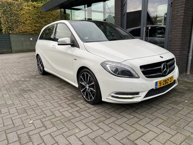 Mercedes-Benz B-Klasse 180 Prestige 2014 Benzine 3