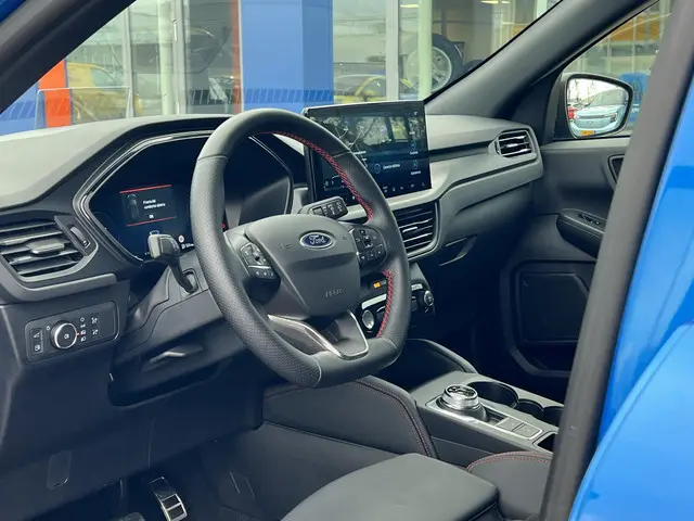 Ford Kuga 2.5 PHEV ST-Line X 2025 Hybride Benzine 17