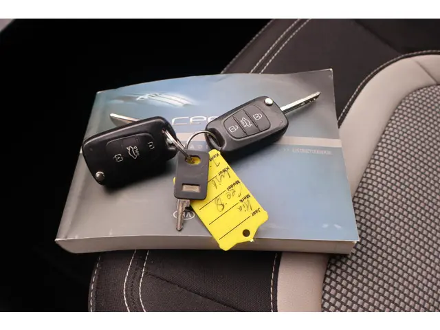 Kia cee'd 1.6 GDI Business Pack 2013 Benzine 3