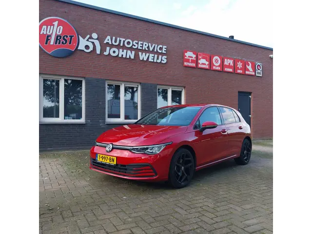 Volkswagen Golf 1.5 TSI Life Business 2022 Benzine