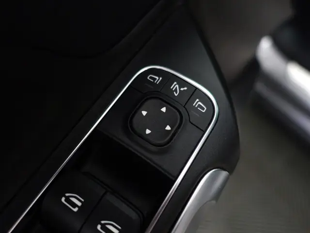 Mercedes-Benz GLB 200 Premium AMG Aut- 2020 Benzine 19