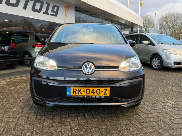 Volkswagen up! 1.0 BMT move up! 2018 Benzine 10