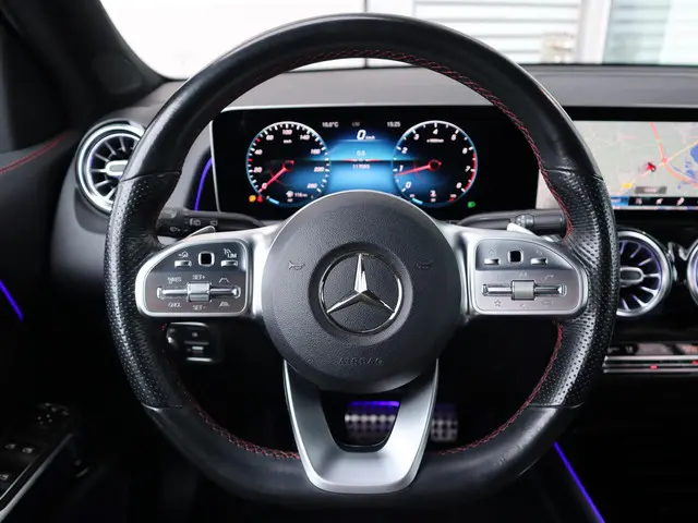 Mercedes-Benz GLB 200 AMG line 2020 Benzine 15