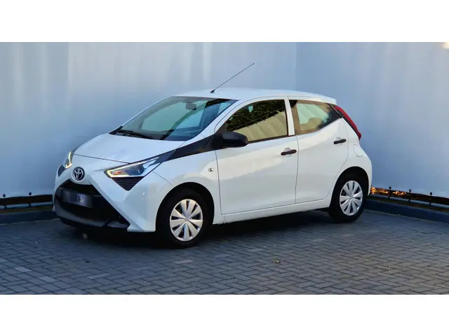 Toyota Aygo 1.0 VVT-i x-fun 2018 Benzine 12