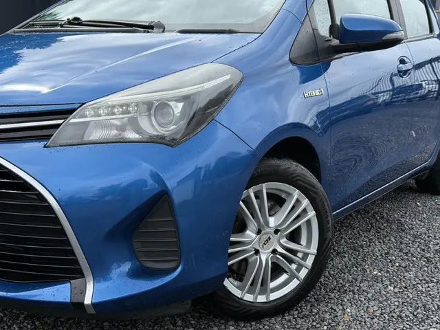 Toyota Yaris 1.5 Hybrid Aspiration 2015 Hybride Benzine 37