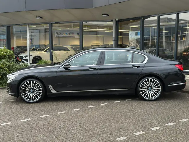 BMW 7 Serie 740Li High Executive 2016 Benzine 3