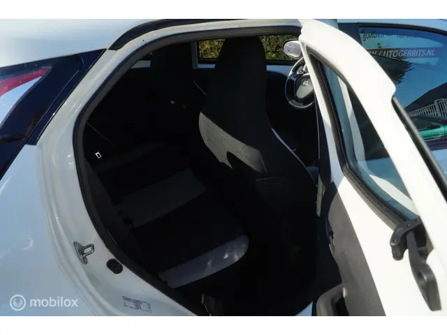 Toyota Aygo 1.0 VVT-i x-play 2016 Benzine 17