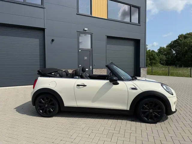 MINI Cooper Cabrio Mini 1.5 Business 2018 Benzine 3