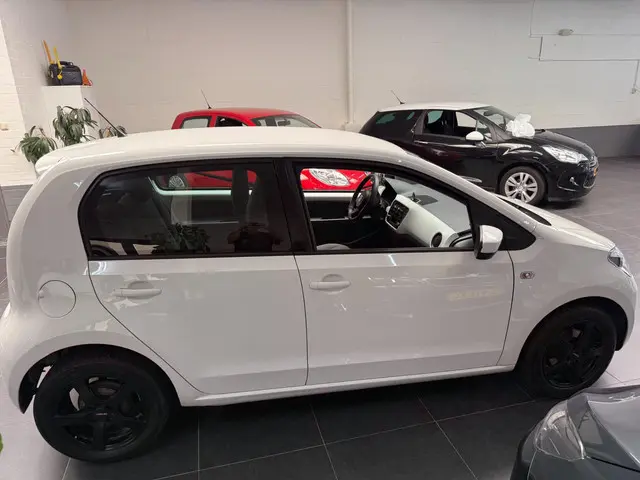 Volkswagen up! 1.0 move up! BlueMotion 2015 Benzine 8