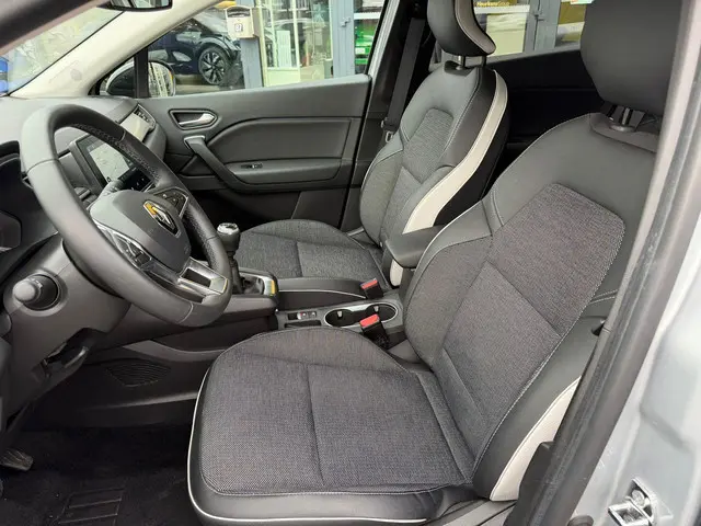 Renault Captur TCe 90 techno 2023 Benzine 6