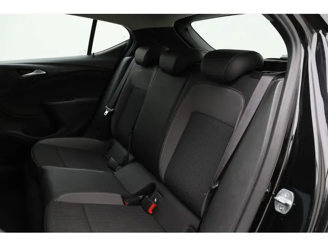 Opel Astra 1.4 Automaat Edition 2020 2020 Benzine 12