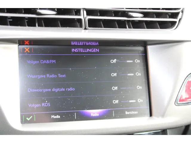 DS DS 3 1.2 PureTech Business 2016 Benzine 19