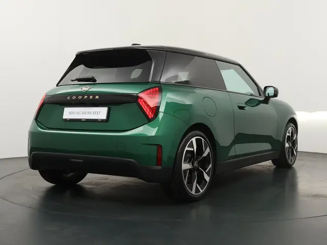 MINI 3-Deurs Cooper E Favoured + M-pakket 2025 Elektrisch 5