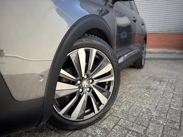 Peugeot 3008 1.2 PureTech GT Line 2018 Benzine 3