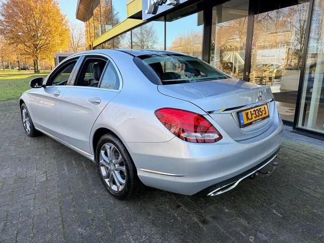 Mercedes-Benz C-Klasse 3