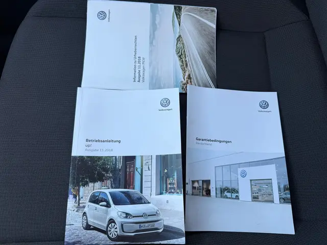 Volkswagen up! 1.0 BMT move up! 2019 Benzine 12