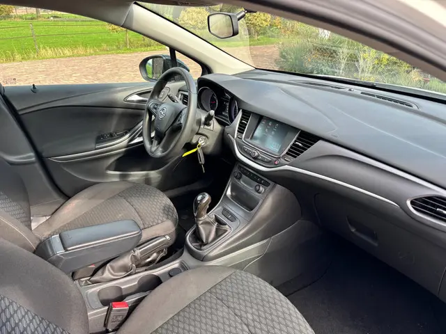 Opel Astra 1.4 2017 Benzine 13