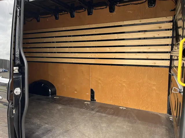 Volkswagen Crafter 35 2.0 TDI L4 H3 2021 Diesel 35