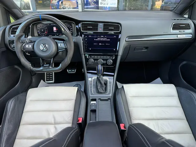 Volkswagen Golf 2.0 TSI 4Motion R / PANO 2017 Benzine 4