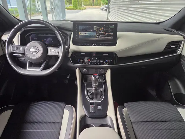 Nissan QASHQAI 1.3 MHEV Tekna 2023 Benzine 5