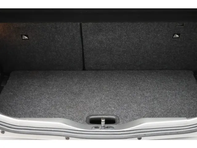 Volkswagen up! 1.0 BMT high up! 2018 Benzine 12