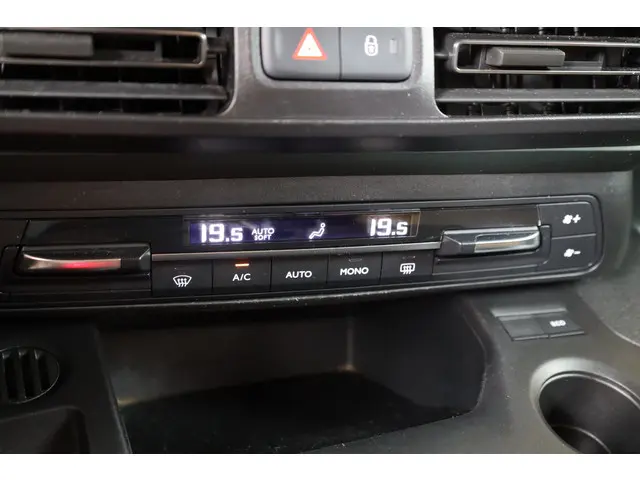 Citroën Berlingo PT 130 Shine Automaat-8 2020 Benzine 33