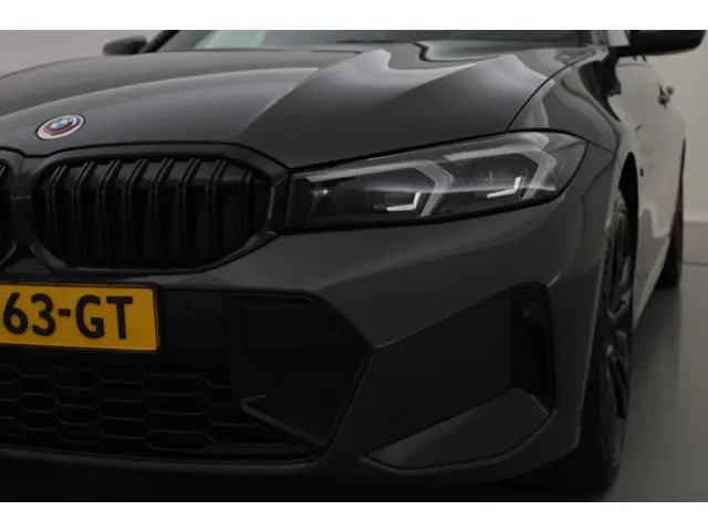 BMW 3 Serie Touring 330e M Sport 2022 Hybride Benzine 32