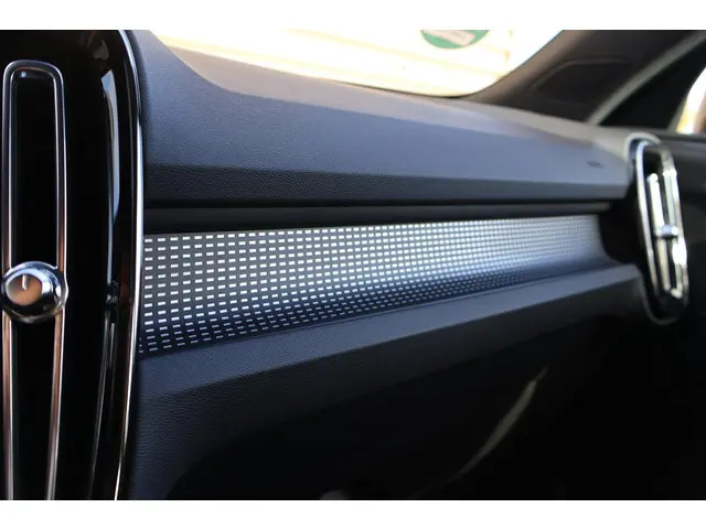 Volvo XC40 1.5 T3 R-Design 2020 Benzine 30