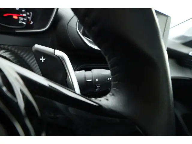 Peugeot 208 1.2 PureTech Active - Automaat 2022 Benzine 14