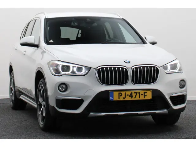 BMW X1 sDrive18i High Executive Automaat 2017 Benzine 22