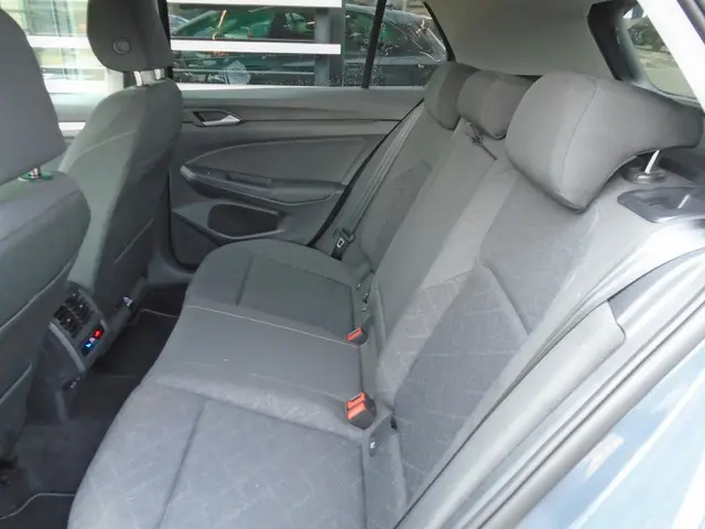 Volkswagen Golf 1.4 eHybrid 2024 Hybride Benzine 9