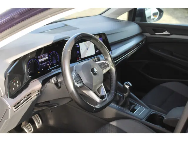 Volkswagen Golf 1.0 TSI Life Business 2022 Benzine 3